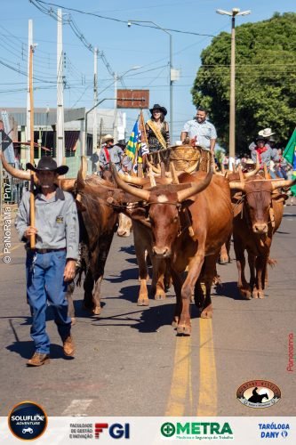 Desfile-dos-Cavaleiros-em-Jatai-200 (1)