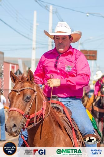 Desfile-dos-Cavaleiros-em-Jatai-320