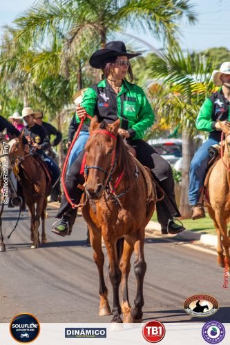 Desfile-dos-Cavaleiros-em-Jatai-57 (1)