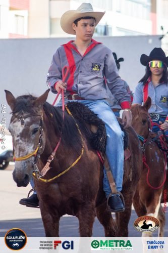 Desfile-dos-Cavaleiros-em-Jatai-59
