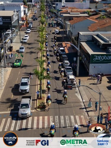 Desfile-dos-Cavaleiros-em-Jatai-8 (1)
