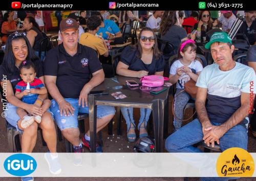 Encontro-de-Carros-Antigos-de-Jatai-pn7-110 (1)