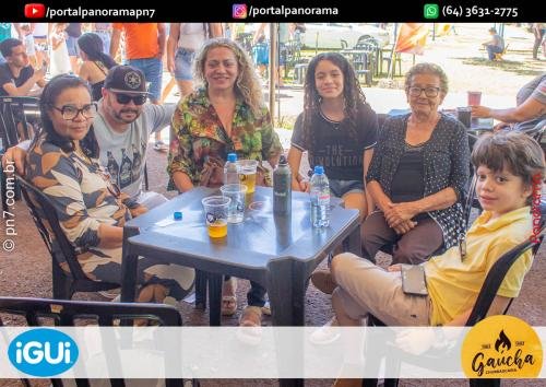 Encontro-de-Carros-Antigos-de-Jatai-pn7-131 (1)