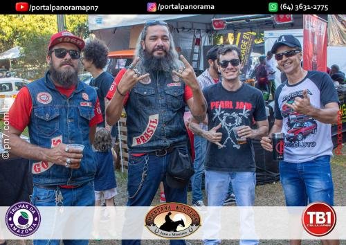 Encontro-de-Carros-Antigos-de-Jatai-pn7-1 (1)