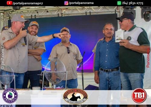 Encontro-de-Carros-Antigos-de-Jatai-pn7-52 (1)