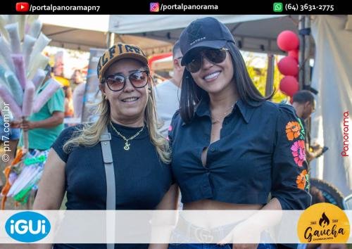 Encontro-de-Carros-Antigos-de-Jatai-pn7-5 (1)