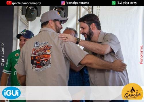 Encontro-de-Carros-Antigos-de-Jatai-pn7-68 (1)