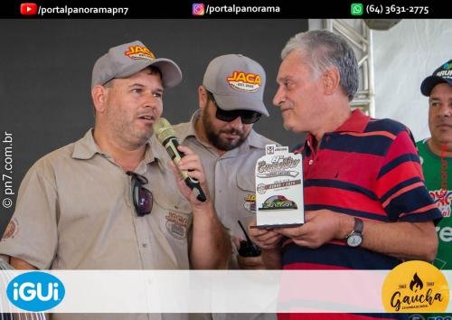 Encontro-de-Carros-Antigos-de-Jatai-pn7-71 (1)