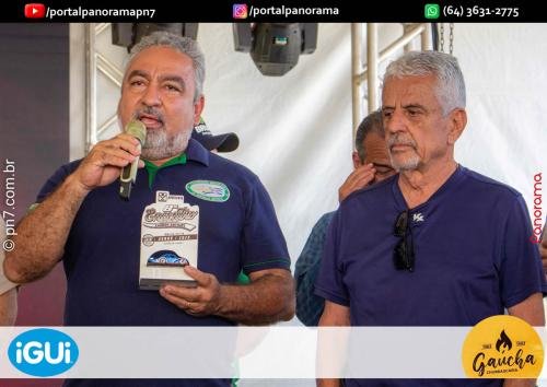 Encontro-de-Carros-Antigos-de-Jatai-pn7-74 (1)