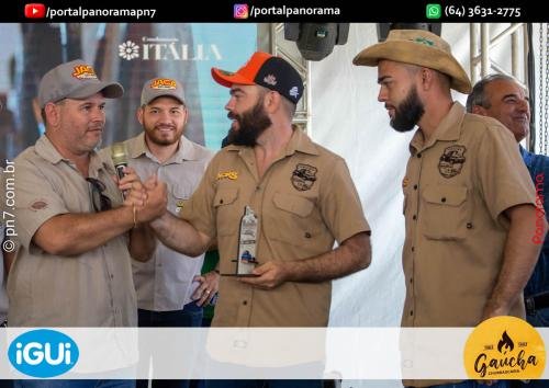 Encontro-de-Carros-Antigos-de-Jatai-pn7-86 (1)