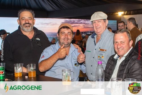 Estande-da-Agrogene-na-sexta-feira-da-Campeira-2025-10