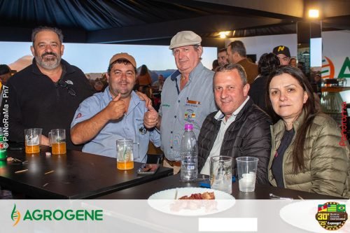 Estande-da-Agrogene-na-sexta-feira-da-Campeira-2025-11