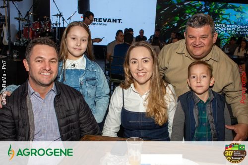 Estande-da-Agrogene-na-sexta-feira-da-Campeira-2025-34