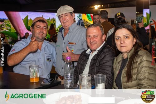 Estande-da-Agrogene-na-sexta-feira-da-Campeira-2025-8