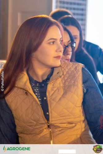 Estande-da-Agrogene-recebe-visitantes-no-1o-dia-da-Campeira-2025-10