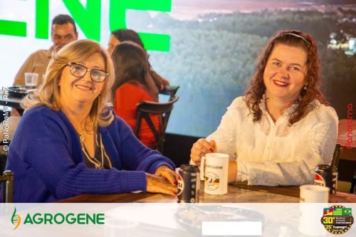 Estande-da-Agrogene-recebe-visitantes-no-1o-dia-da-Campeira-2025-16