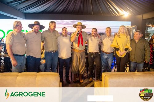 Estande-da-Agrogene-recebe-visitantes-no-1o-dia-da-Campeira-2025-18