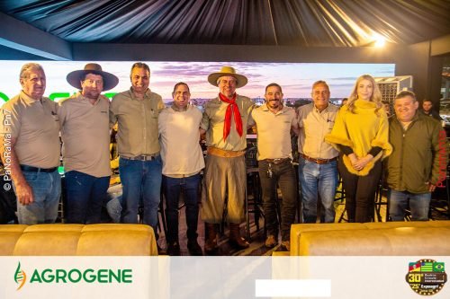 Estande-da-Agrogene-recebe-visitantes-no-1o-dia-da-Campeira-2025-20