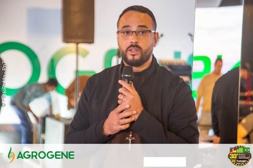 Estande-da-Agrogene-recebe-visitantes-no-1o-dia-da-Campeira-2025-23