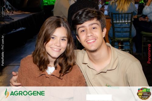 Estande-da-Agrogene-recebe-visitantes-no-1o-dia-da-Campeira-2025-34