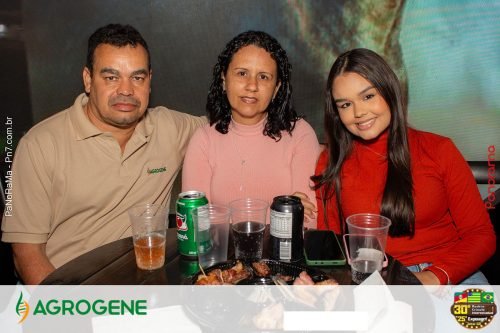 Estande-da-Agrogene-recebe-visitantes-no-1o-dia-da-Campeira-2025-36