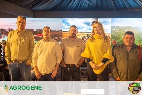 Estande-da-Agrogene-recebe-visitantes-no-1o-dia-da-Campeira-2025-4