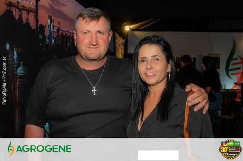 Estande-da-Agrogene-recebe-visitantes-no-1o-dia-da-Campeira-2025-41