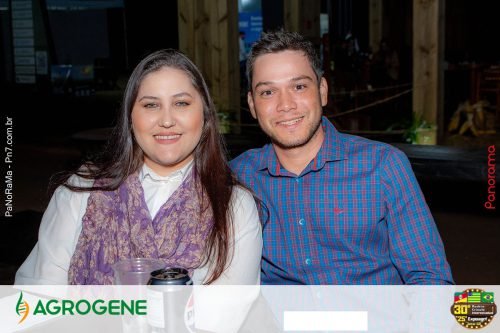 Estande-da-Agrogene-recebe-visitantes-no-1o-dia-da-Campeira-2025-44