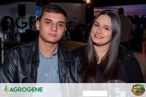 Estande-da-Agrogene-recebe-visitantes-no-1o-dia-da-Campeira-2025-45