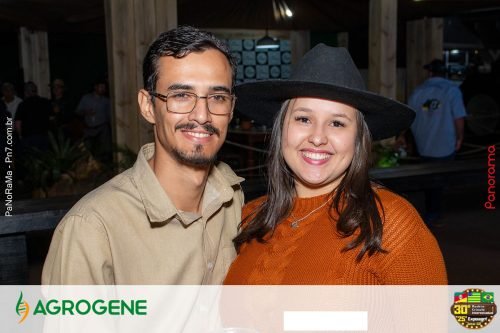 Estande-da-Agrogene-recebe-visitantes-no-1o-dia-da-Campeira-2025-47