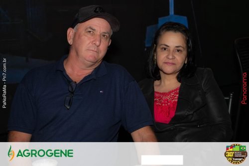 Estande-da-Agrogene-recebe-visitantes-no-1o-dia-da-Campeira-2025-48