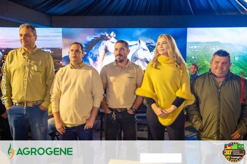 Estande-da-Agrogene-recebe-visitantes-no-1o-dia-da-Campeira-2025-5