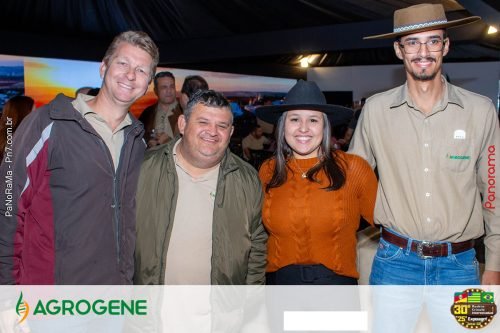 Estande-da-Agrogene-recebe-visitantes-no-1o-dia-da-Campeira-2025-66