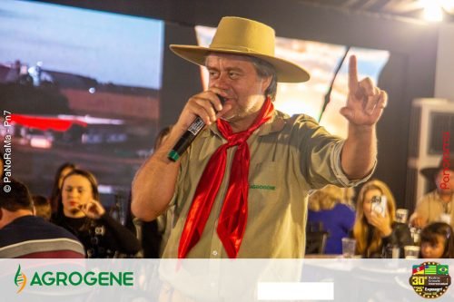 Estande-da-Agrogene-recebe-visitantes-no-1o-dia-da-Campeira-2025-7