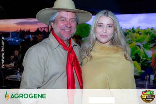Estande-da-Agrogene-recebe-visitantes-no-1o-dia-da-Campeira-2025-74