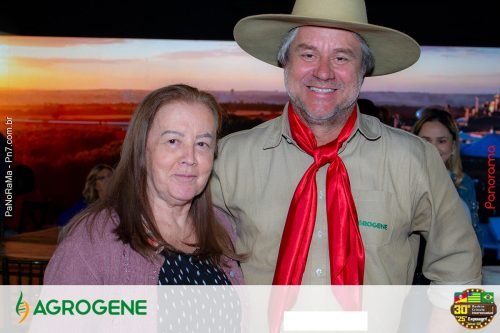 Estande-da-Agrogene-recebe-visitantes-no-1o-dia-da-Campeira-2025-77