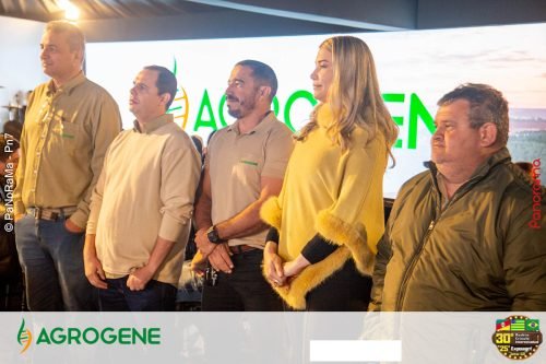 Estande-da-Agrogene-recebe-visitantes-no-1o-dia-da-Campeira-2025-8