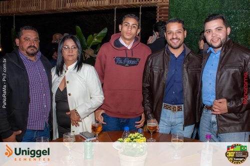 Estande-da-Uniggel-Sementes-na-sexta-feira-da-Campeira-2025-14