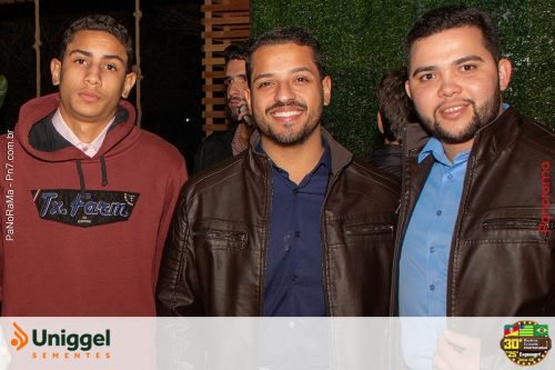 Estande-da-Uniggel-Sementes-na-sexta-feira-da-Campeira-2025-15