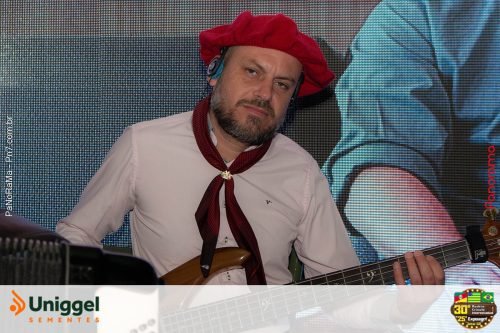 Estande-da-Uniggel-Sementes-na-sexta-feira-da-Campeira-2025-27