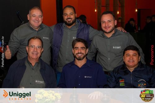 Estande-da-Uniggel-Sementes-na-sexta-feira-da-Campeira-2025-3