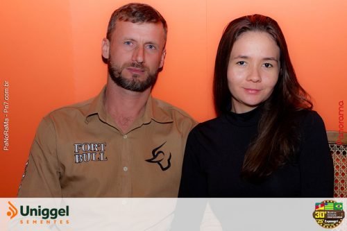 Estande-da-Uniggel-Sementes-na-sexta-feira-da-Campeira-2025-30