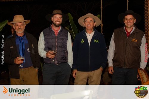 Estande-da-Uniggel-Sementes-na-sexta-feira-da-Campeira-2025-33