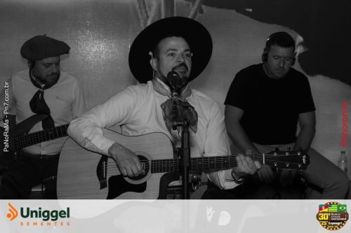 Estande-da-Uniggel-Sementes-na-sexta-feira-da-Campeira-2025-35