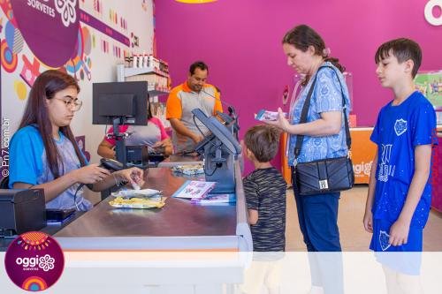 Inauguracao-da-Oggi-Sorvetes-em-Jatai-e-marcada-por-festa-e-diversao-para-toda-a-familia-77