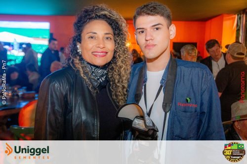 Jantar-Italiano-e-destaque-no-estande-Uniggel-Sementes-durante-a-Campeira-46