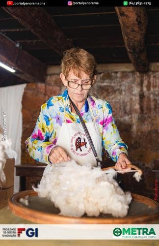 Mutirao-de-Fiandeiras-e-Tecedeiras-COD-17