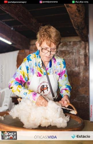 Mutirao-de-Fiandeiras-e-Tecedeiras-COD-18