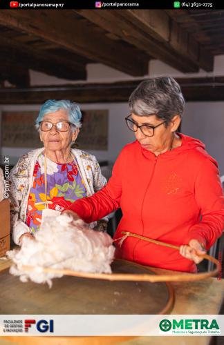 Mutirao-de-Fiandeiras-e-Tecedeiras-COD-27