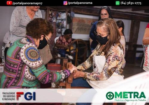 Mutirao-de-Fiandeiras-e-Tecedeiras-COD-30